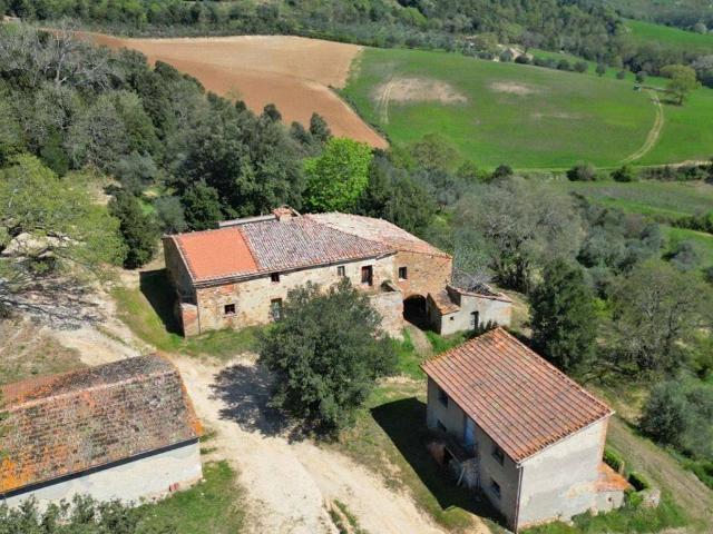 Locale Commerciale in vendita a Trequanda, Toscana