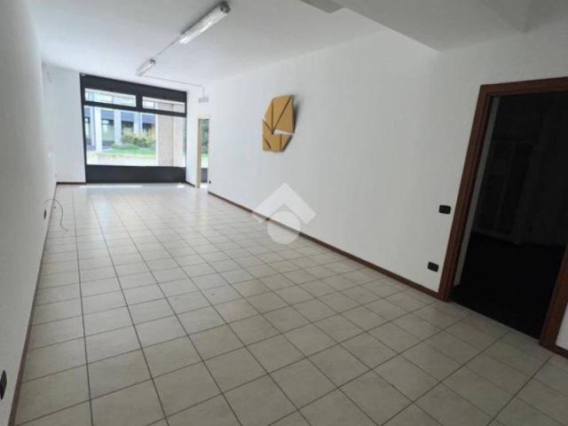 Locale Commerciale in vendita a Colle, Trescore Balneario