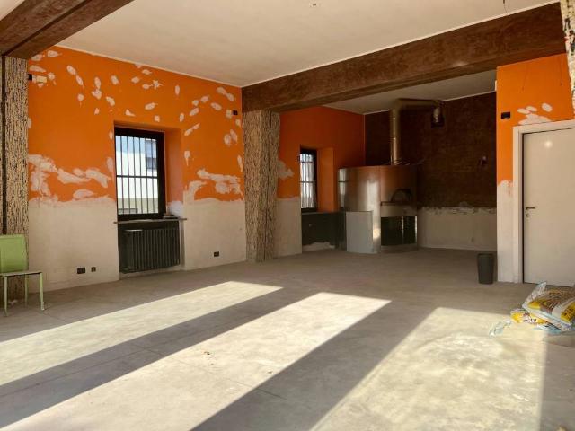 Locale Commerciale in vendita a Colle, Trescore Balneario