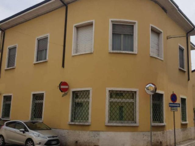 Locale Commerciale in vendita a Trescore Cremasco, Lombardia
