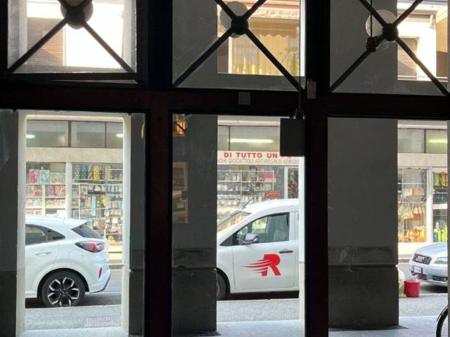 Locale Commerciale in vendita a Treviglio, Lombardia