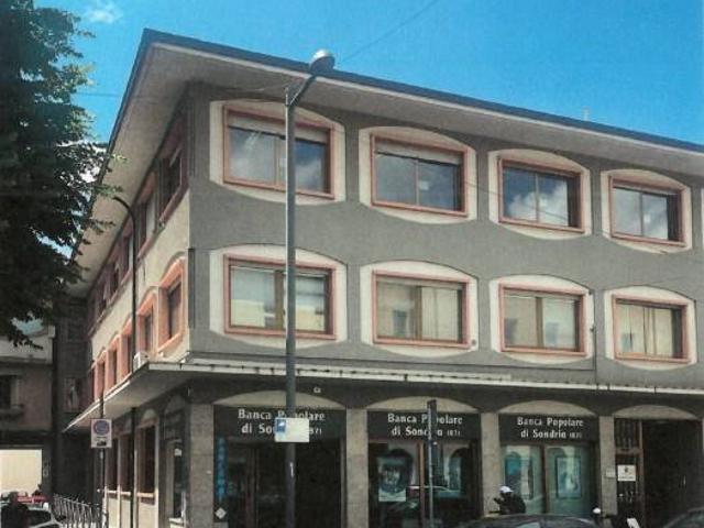Locale Commerciale in vendita a Treviglio, Lombardia
