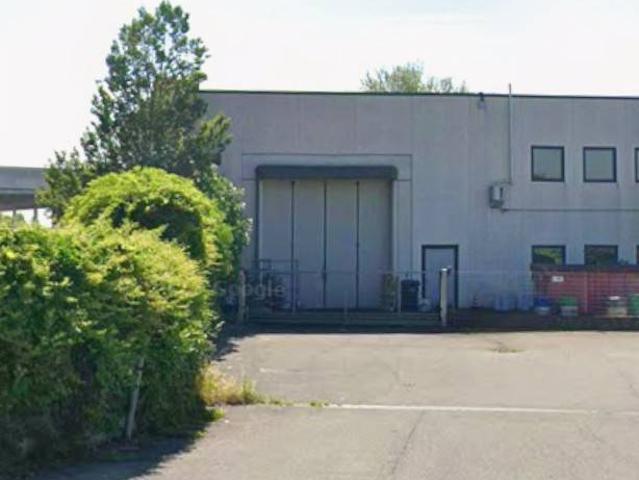 Locale Commerciale in vendita a Treviglio, Lombardia