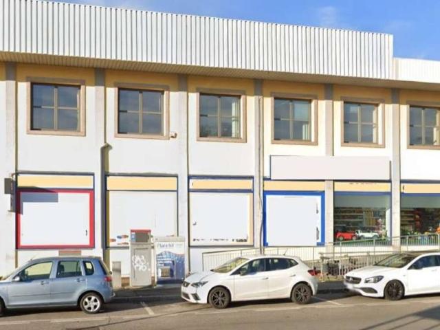 Locale Commerciale in vendita a Treviglio, Lombardia