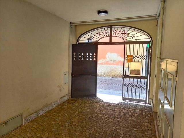 Locale Commerciale in vendita a Treviglio, Lombardia