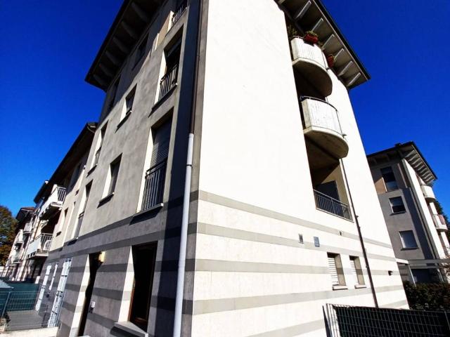 Locale Commerciale in vendita a Treviglio, Lombardia