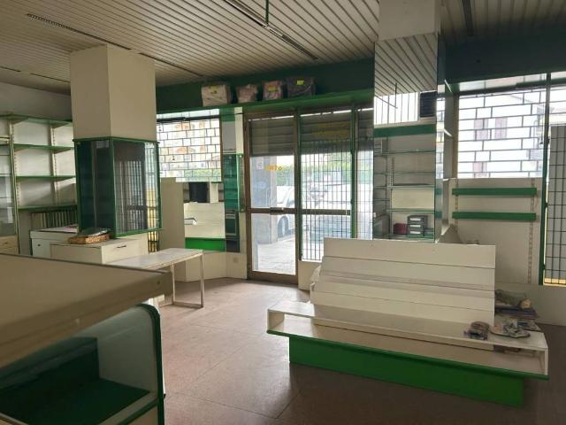 Locale Commerciale in vendita a Treviglio, Lombardia