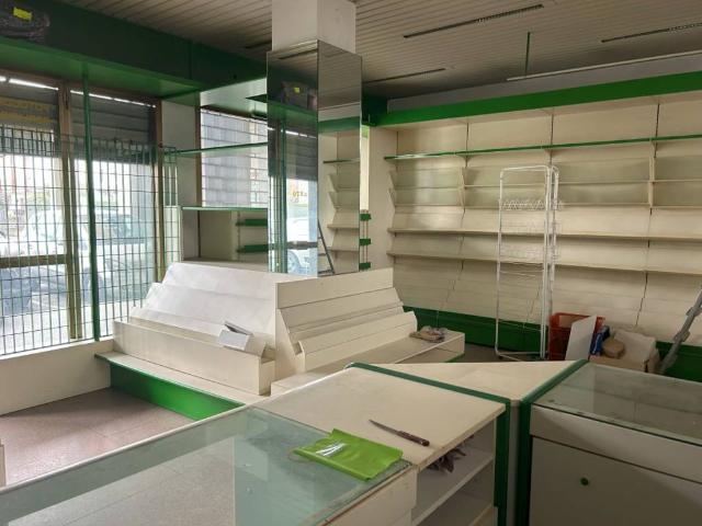 Locale Commerciale in vendita a Treviglio, Lombardia