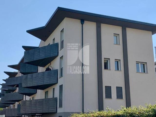 Locale Commerciale in vendita a Treviglio, Lombardia