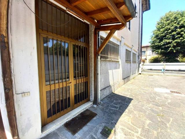 Locale Commerciale in vendita a Treviglio, Lombardia