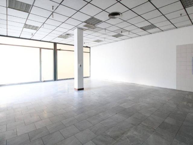 Locale Commerciale in vendita a Treviglio, Lombardia
