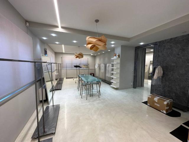 Locale Commerciale in vendita a Treviso, Veneto