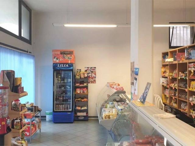 Locale Commerciale in vendita a Treviso, Veneto