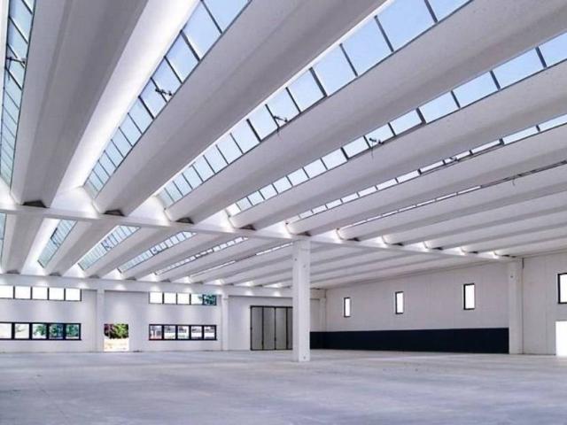 Locale Commerciale in vendita a Treviso, Veneto