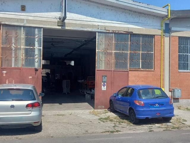 Locale Commerciale in vendita a Trezzano Sul Naviglio, Lombardia