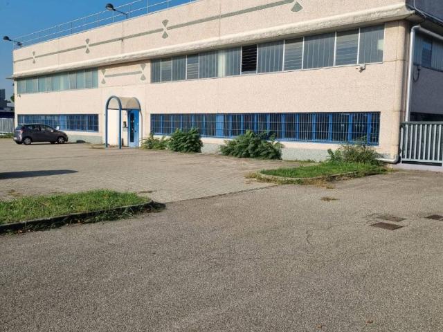 Locale Commerciale in vendita a Quartiere Morona, Trezzano Sul Naviglio
