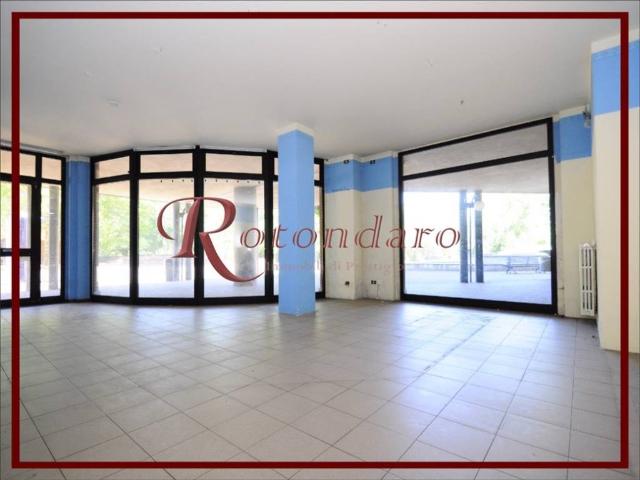 Locale Commerciale in vendita a Quartiere TR4, Trezzano sul Naviglio