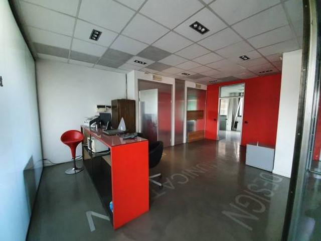 Locale Commerciale in vendita a Quartiere Boschetto, Trezzano Sul Naviglio