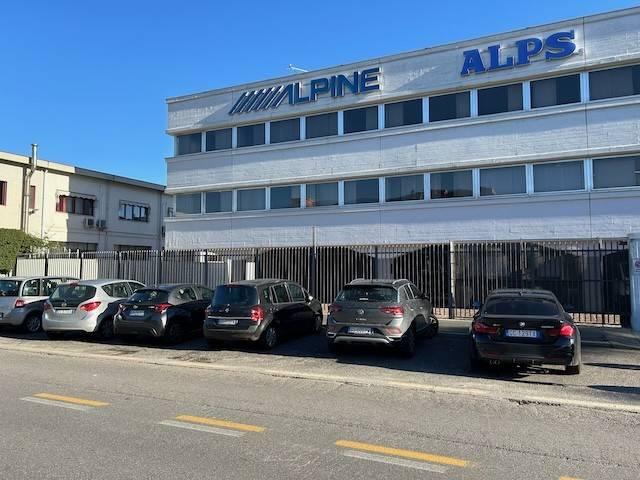 Locale Commerciale in vendita a Trezzano Sul Naviglio, Lombardia