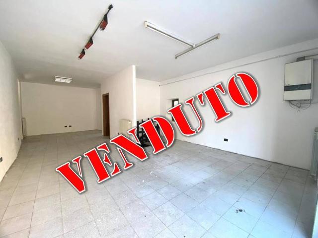 Locale Commerciale in vendita a Trezzo Sull'adda, Lombardia