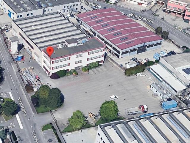 Locale Commerciale in vendita a Calusco D'adda, Lombardia