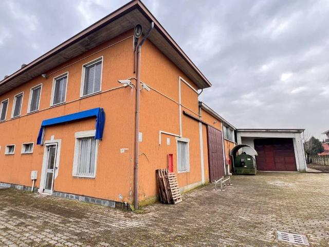Locale Commerciale in vendita a Tribiano, Lombardia