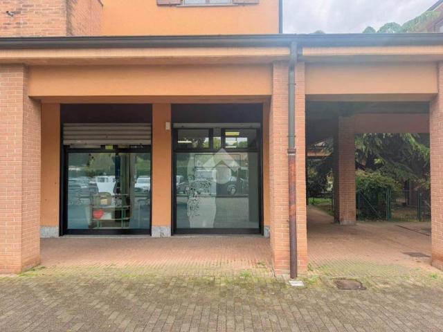Locale Commerciale in vendita a Tribiano, Lombardia