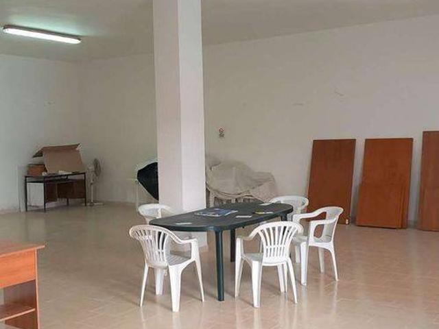 Locale Commerciale in vendita a Puglia, Lecce