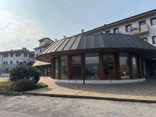 Locale Commerciale in vendita a Tricesimo, Friuli-Venezia Giulia