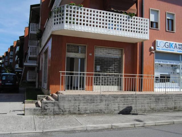 Locale Commerciale in vendita a Tricesimo, Friuli-Venezia Giulia