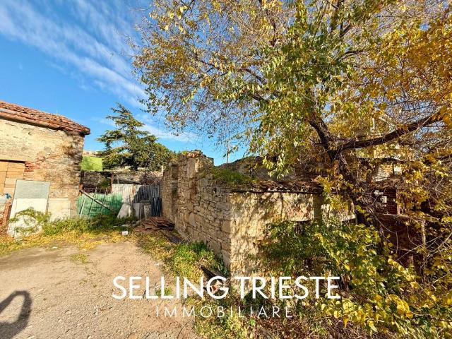 Locale Commerciale in vendita a Servola-Chiarbola-Valmaura-Borgo San Sergio, Villa Opicina