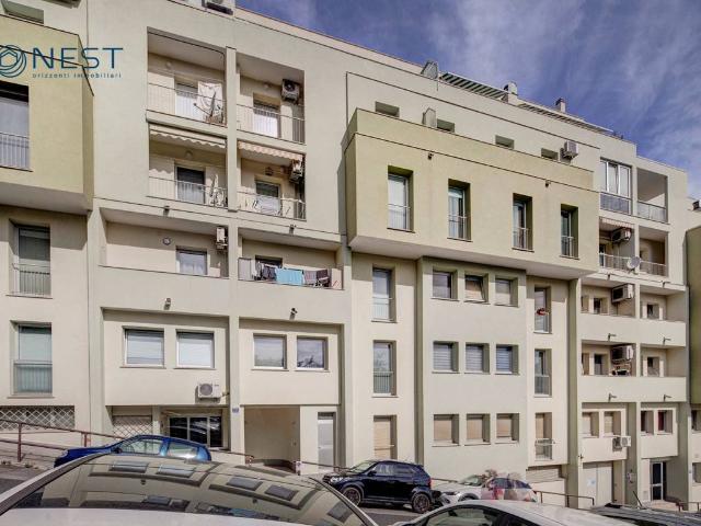Locale Commerciale in vendita a Barriera Vecchia-San Giacomo, Villa Opicina