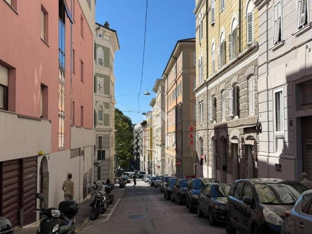 Locale Commerciale in vendita a Barriera Nuova, Trieste