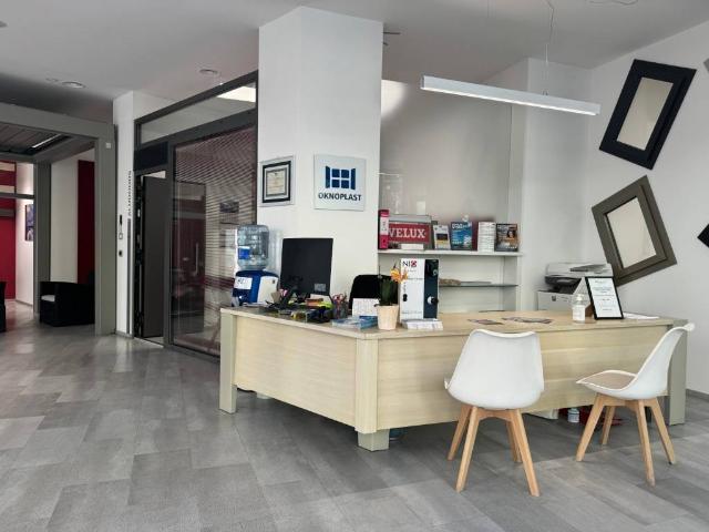 Locale Commerciale in affitto a Servola-Chiarbola-Valmaura-Borgo San Sergio, Villa Opicina