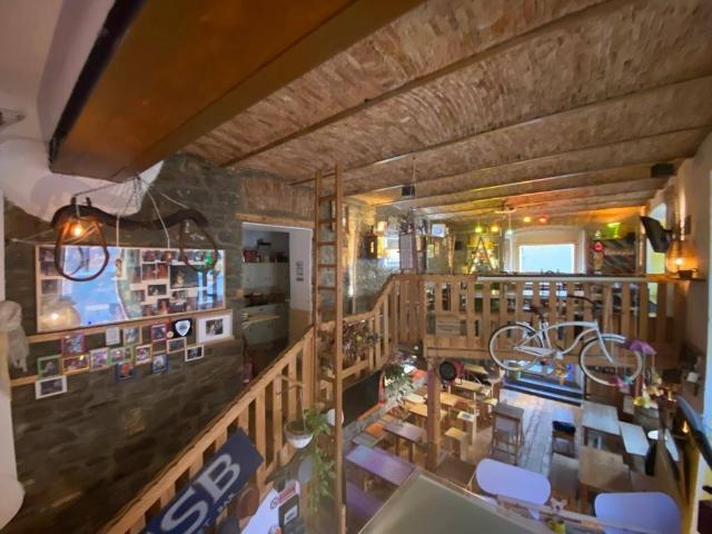 Locale Commerciale in vendita a Barriera Vecchia-San Giacomo, Villa Opicina