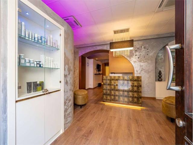 Locale Commerciale in vendita a Borgo Teresiano, Trieste
