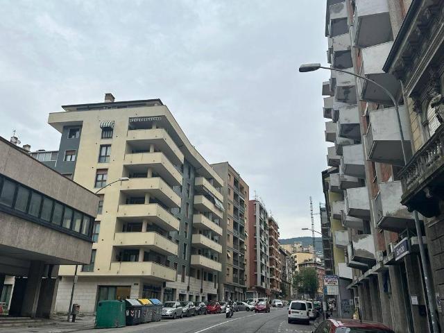 Locale Commerciale in vendita a Roiano-Gretta-Barcola-Cologna-Scorcola, Villa Opicina