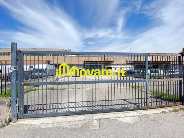 Locale Commerciale in vendita a Puglia, Bari