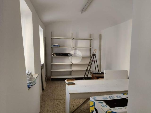 Locale Commerciale in affitto a Piemonte, Cuneo