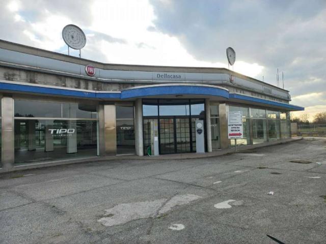 Locale Commerciale in vendita a Piemonte, Vercelli