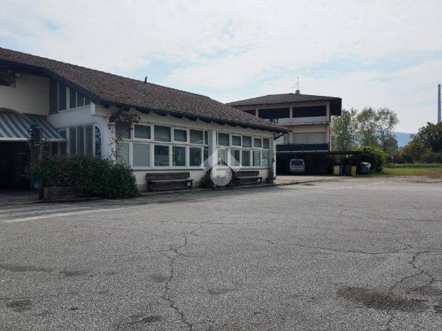 Locale Commerciale in vendita a Trino, Vercelli