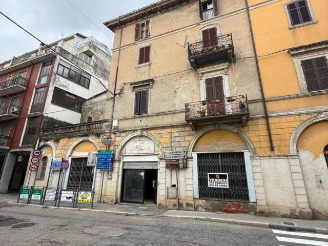 Locale Commerciale in vendita a Piemonte, Vercelli