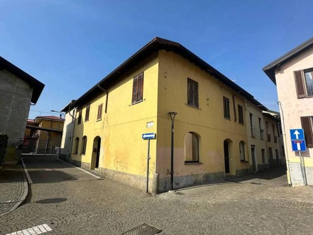 Locale Commerciale in vendita a Ponte, Triuggio