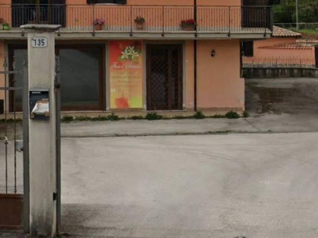 Locale Commerciale in vendita a Trivigliano, Lazio