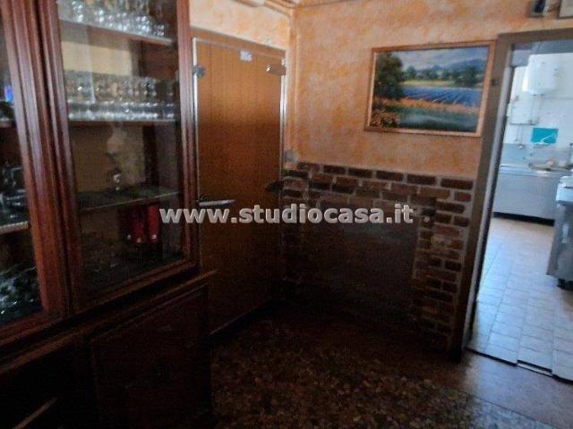 Locale Commerciale in vendita a Truccazzano, Lombardia