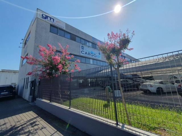 Locale Commerciale in vendita a Truccazzano, Lombardia