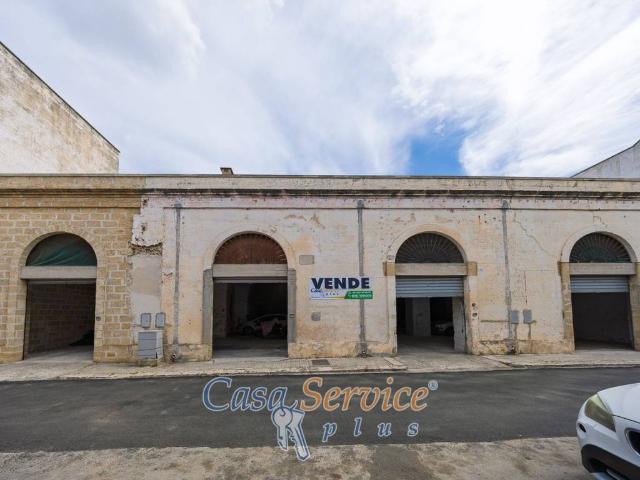 Locale Commerciale in vendita a Montegrappa, Puglia