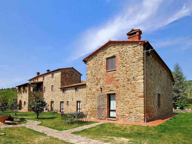 Locale Commerciale in vendita a Vernazzano alto, Tuoro Sul Trasimeno
