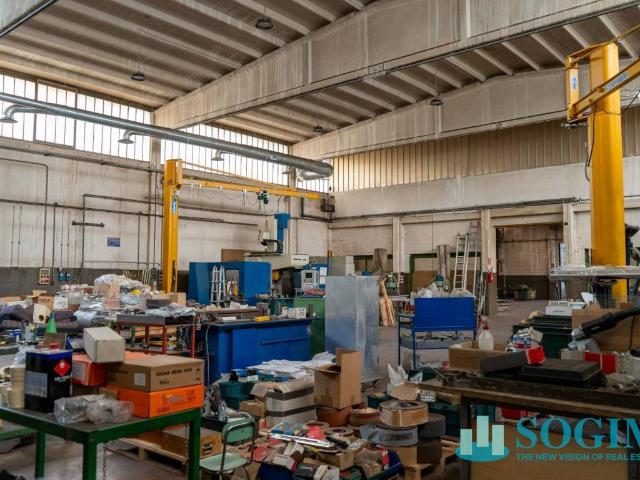 Locale Commerciale in vendita a Turate, Lombardia