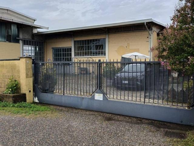 Locale Commerciale in vendita a Turate, Lombardia